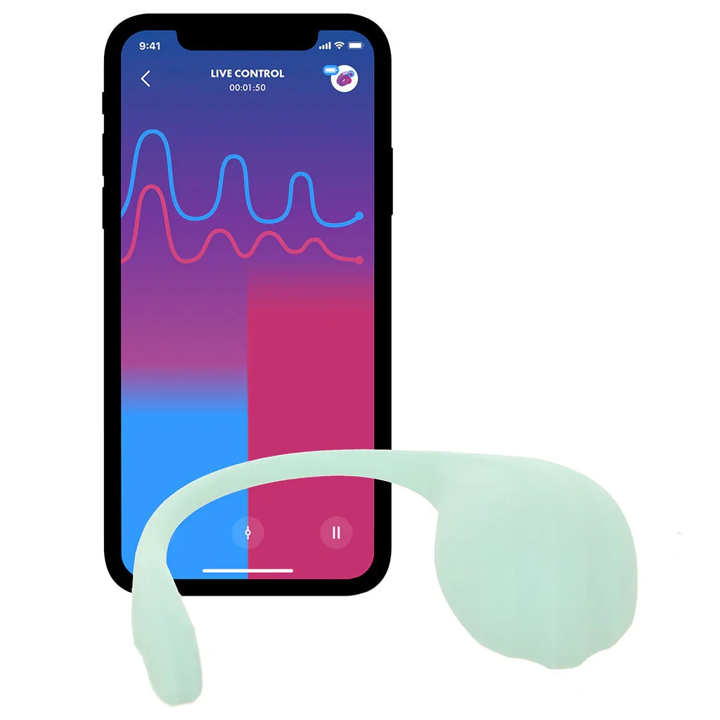 Satisfyer Smooth Petal Wearable Vibe in Mint – Image 3